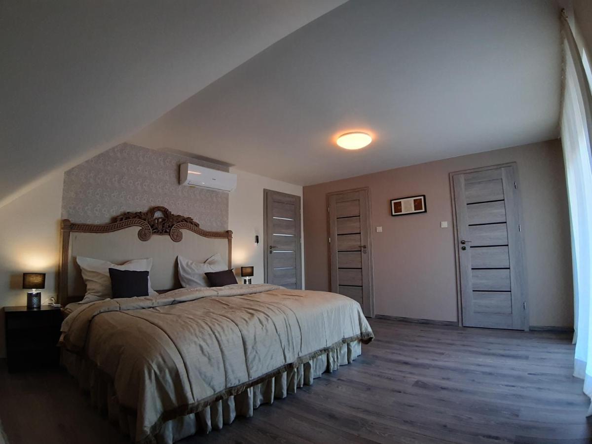 Profi Keco Apartman บาลาโตนัลมาดี ภายนอก รูปภาพ