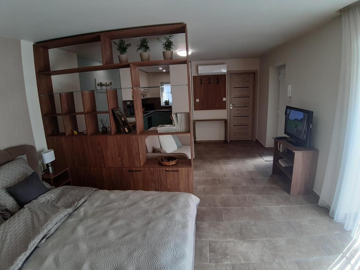 Profi Keco Apartman บาลาโตนัลมาดี ภายนอก รูปภาพ
